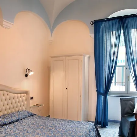 ホテル L'antico Convitto 3*