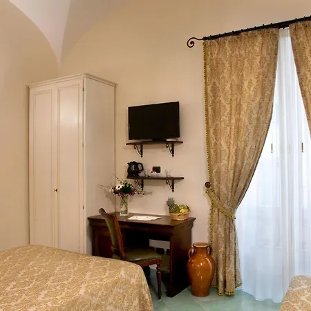 L'antico Convitto Hotel 3*